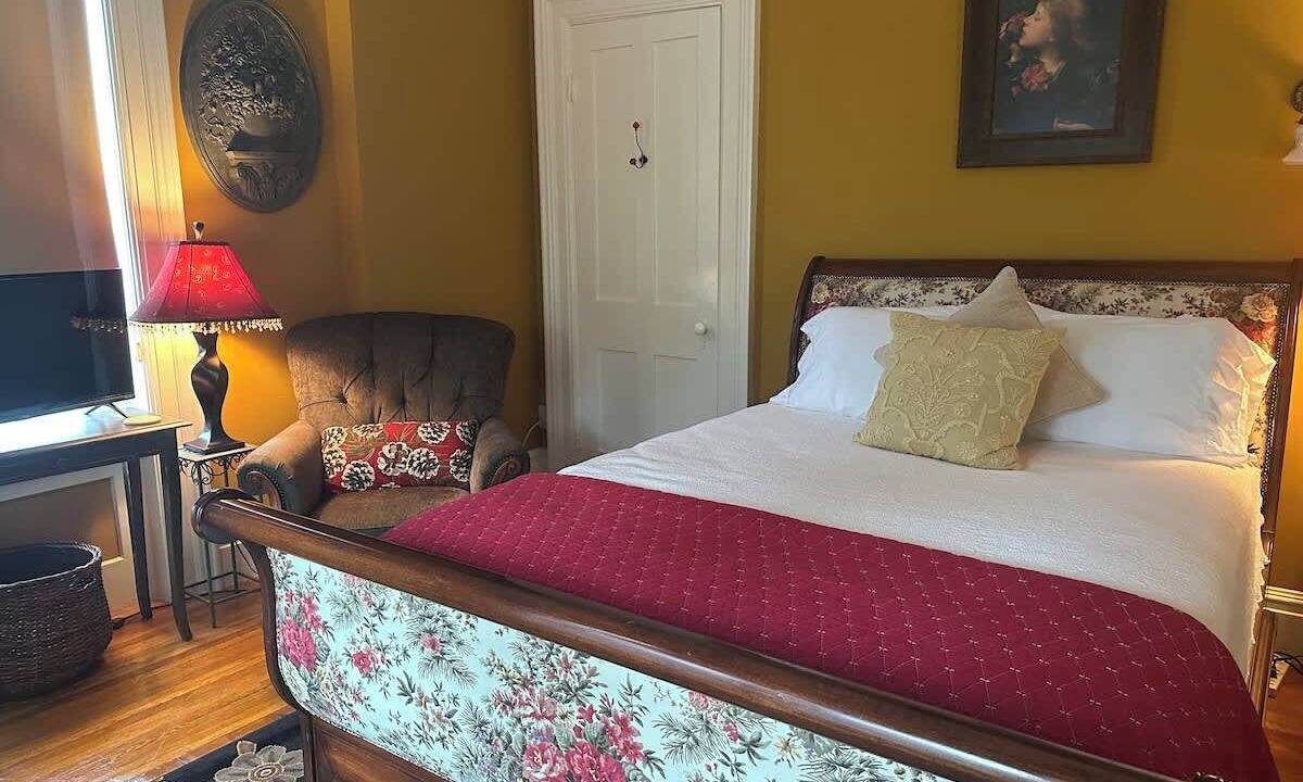 Photo of Bedroom in Oswego