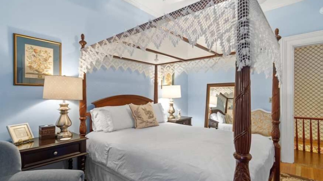 Photo of Bedroom in Oswego