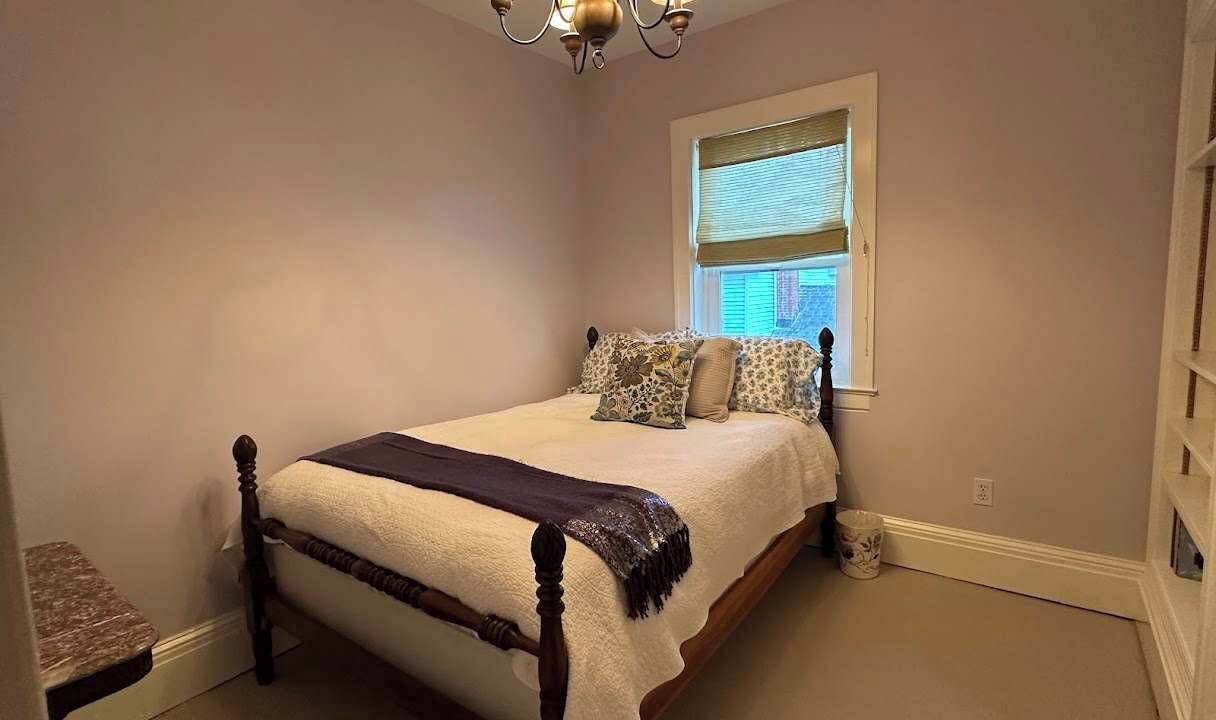 Photo of Bedroom in Oswego