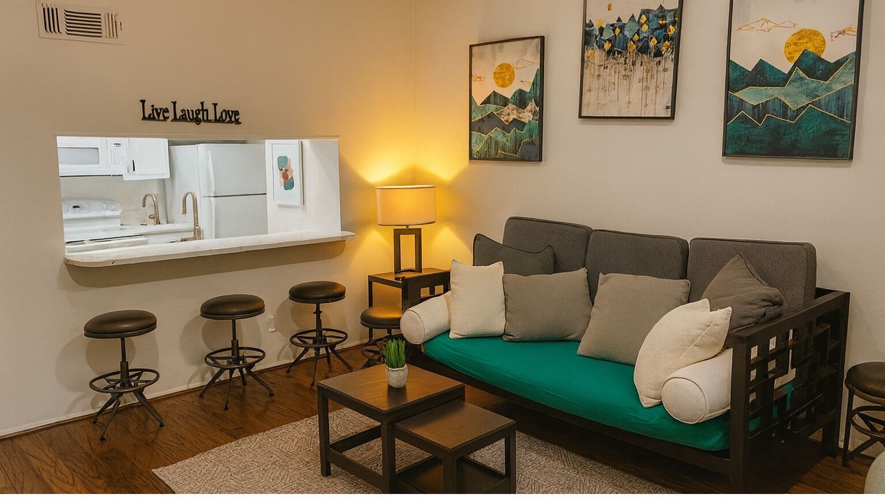Photo of Livingroom in Las Colinas