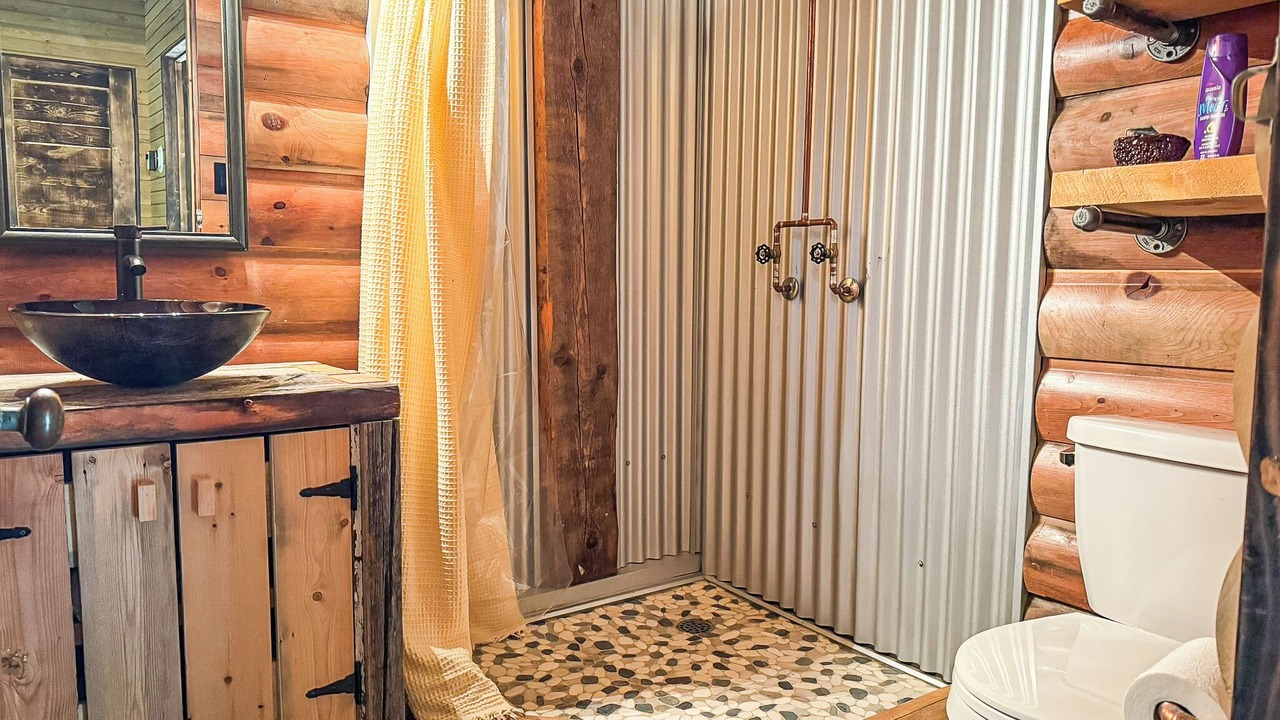 Photo of Bathroom in Kenora