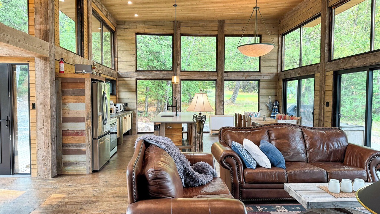 Photo of Livingroom in Kenora