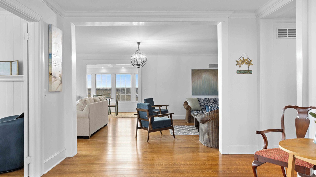 Photo of Livingroom in Mantoloking