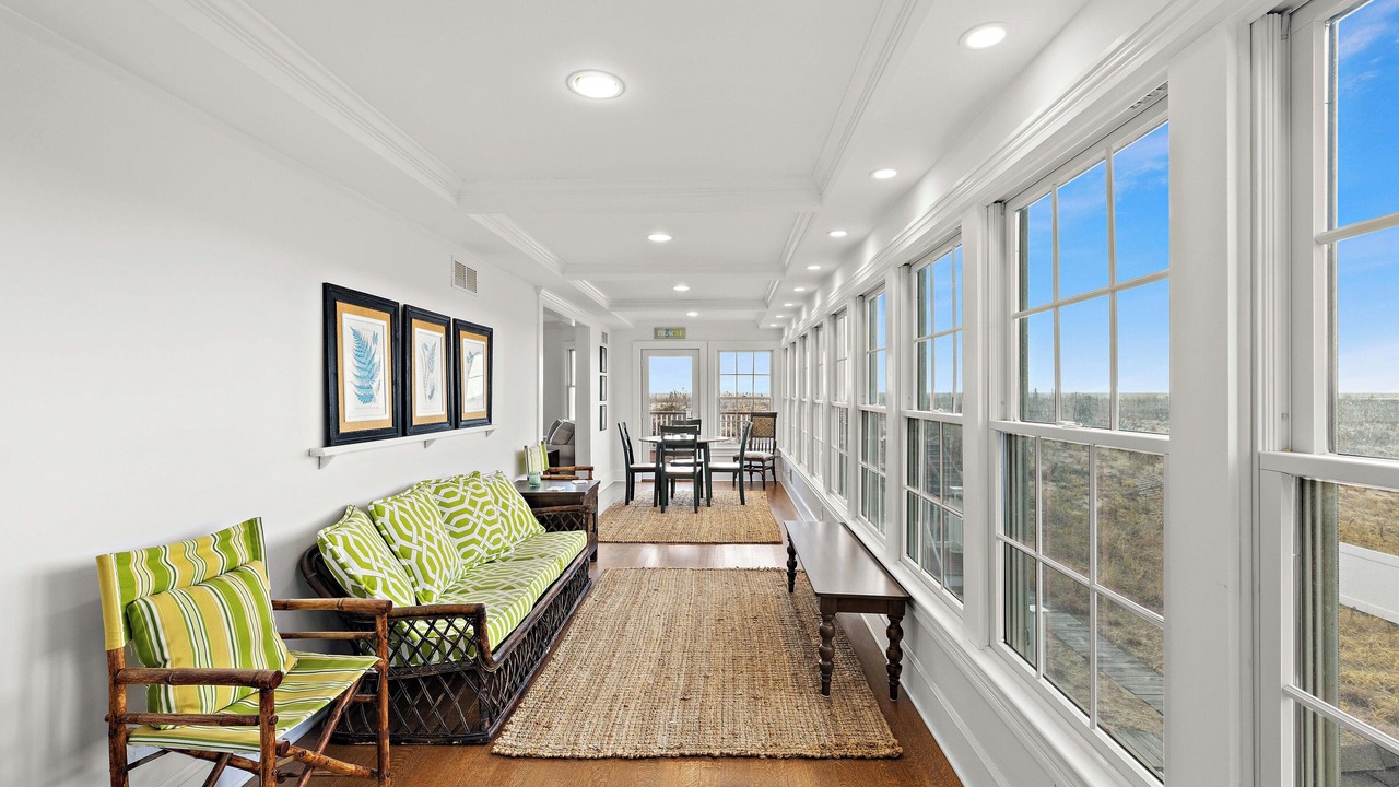 Photo of Livingroom in Mantoloking
