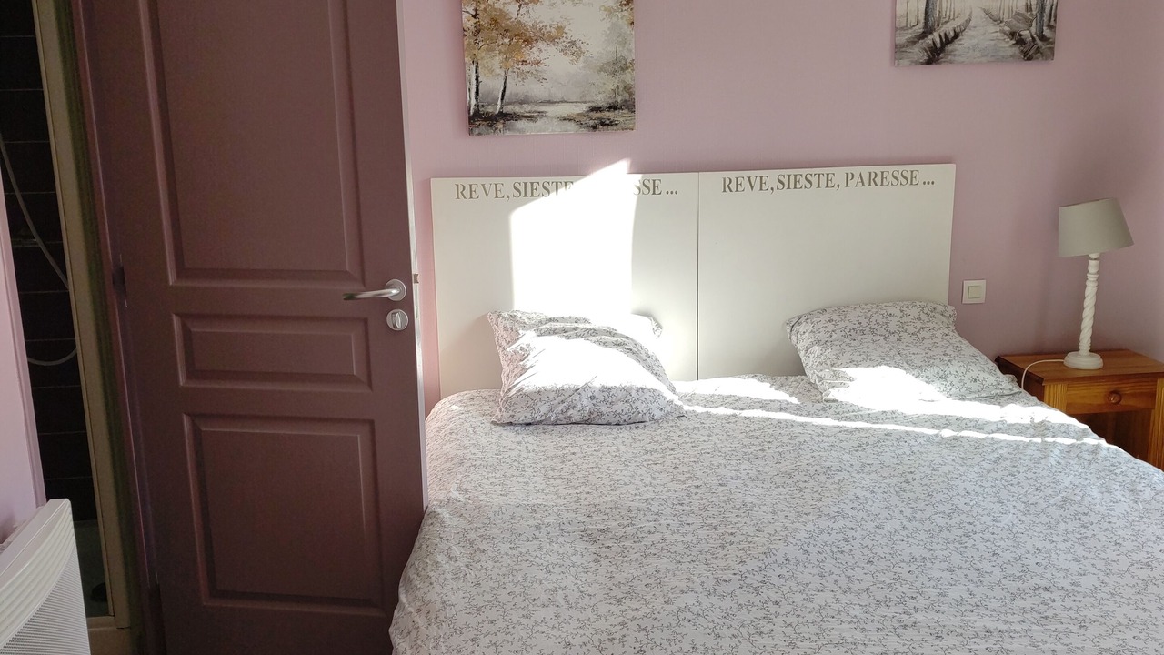 Photo of Bedroom in Saint-Vaast-la-Hougue