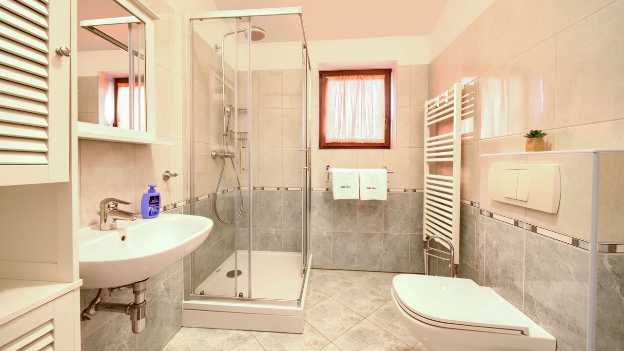 Photo of Bathroom in Kras