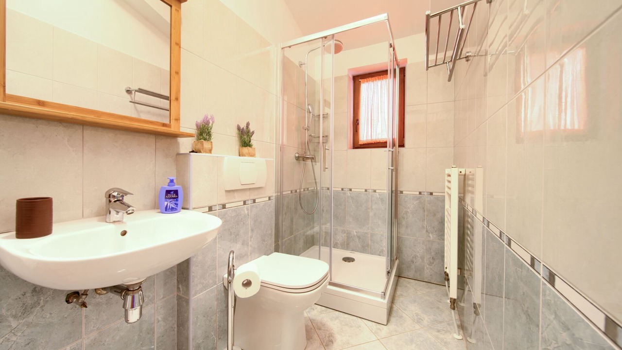 Photo of Bathroom in Kras
