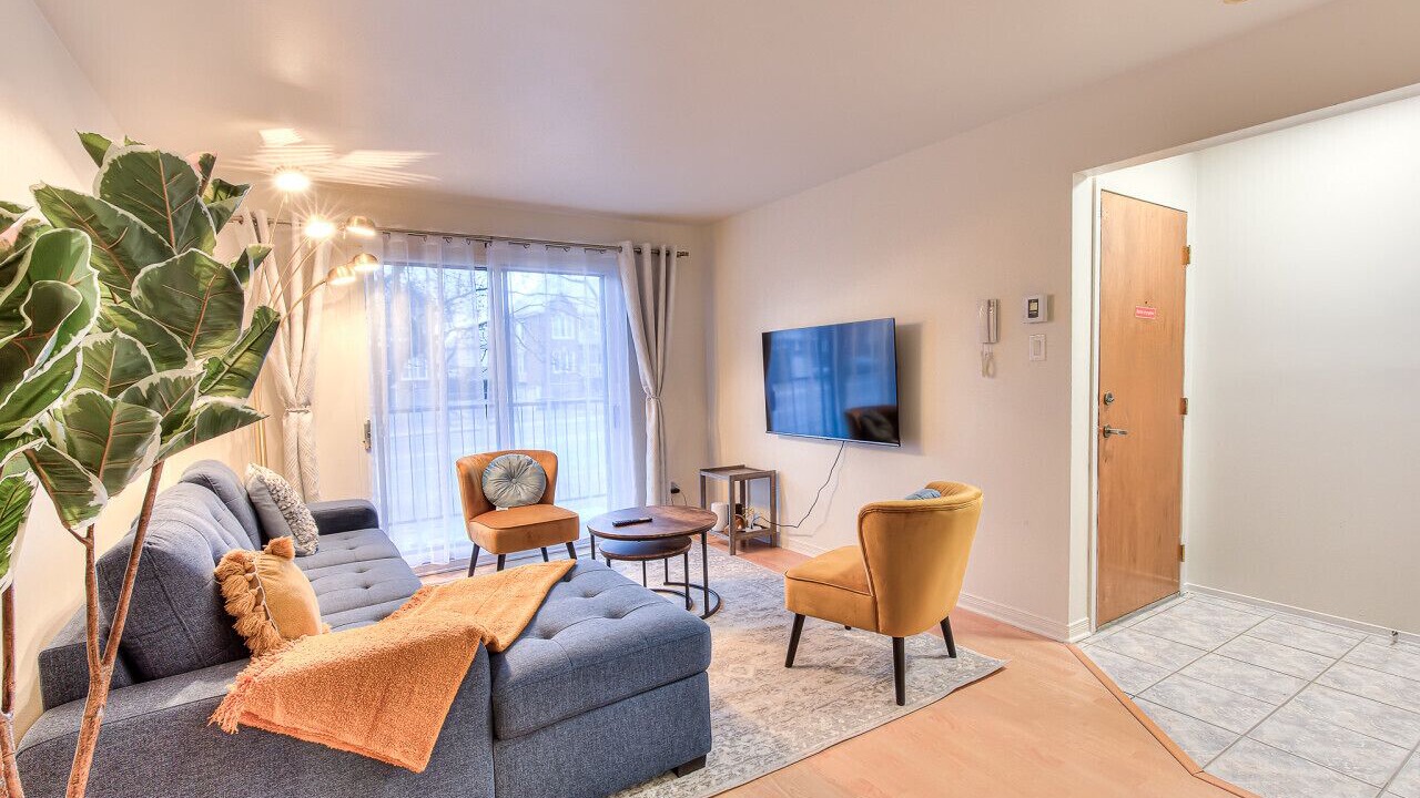 Photo of Livingroom in Pierrefonds-Roxboro