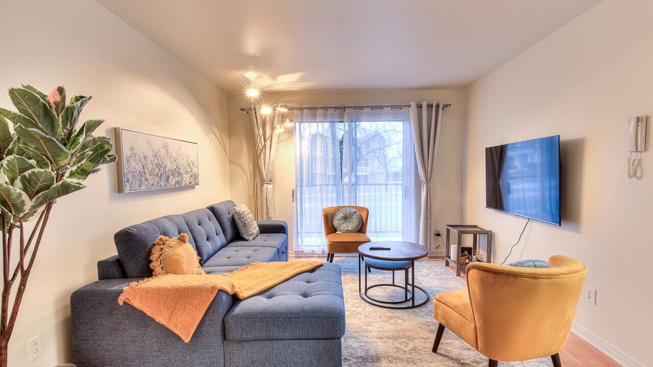 Photo of Livingroom in Pierrefonds-Roxboro