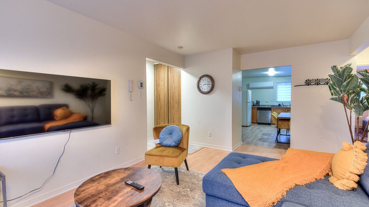 Photo of Livingroom in Pierrefonds-Roxboro