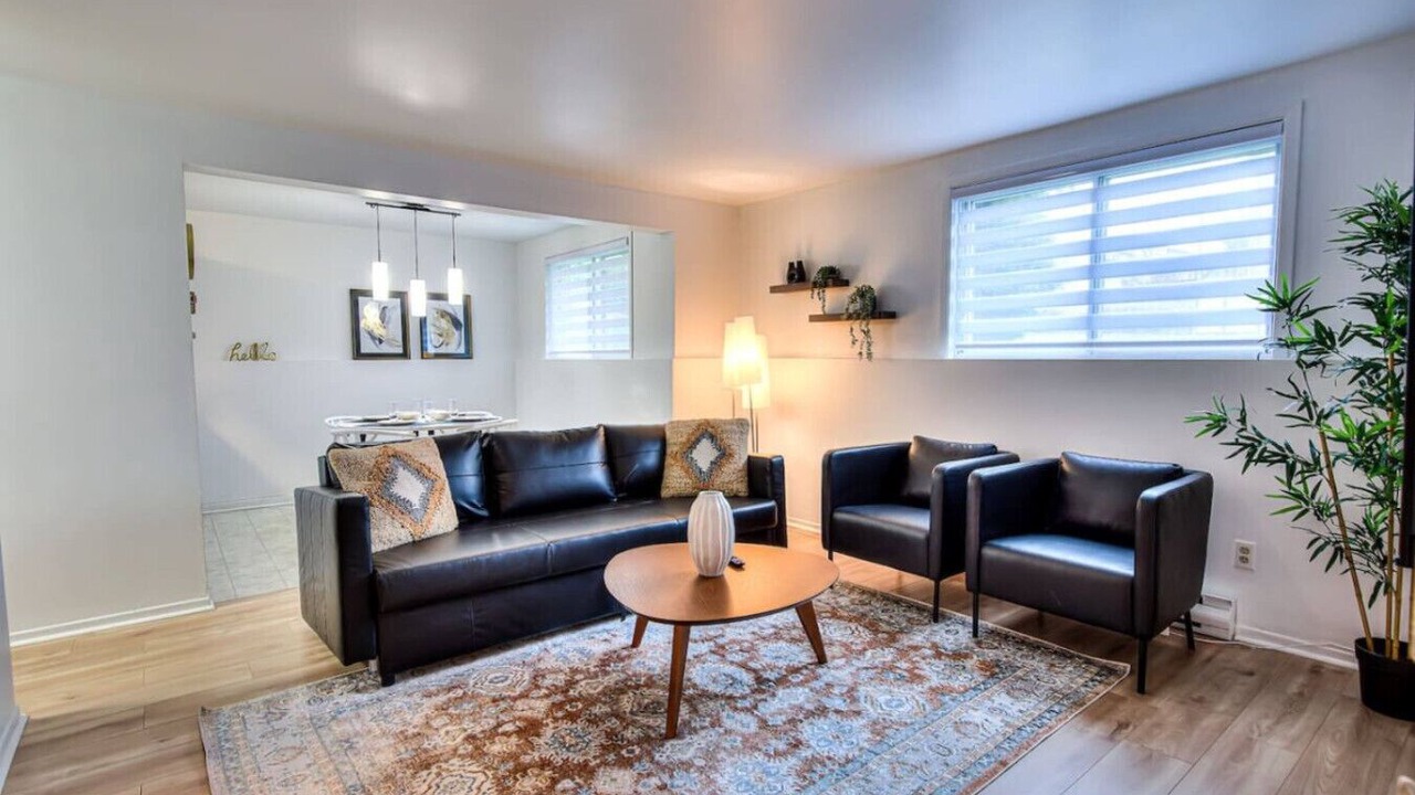 Photo of Livingroom in Pierrefonds-Roxboro