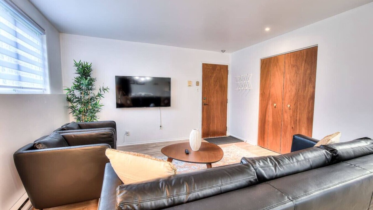 Photo of Livingroom in Pierrefonds-Roxboro