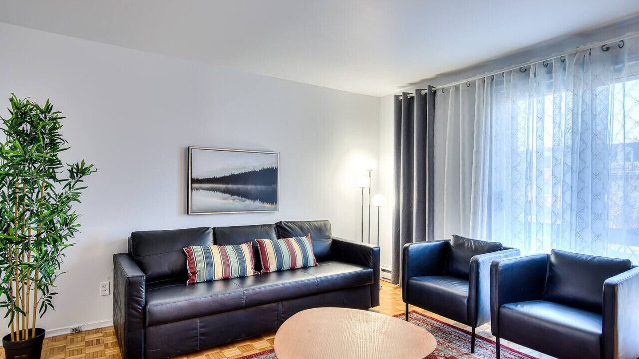 Photo of Livingroom in Pierrefonds-Roxboro
