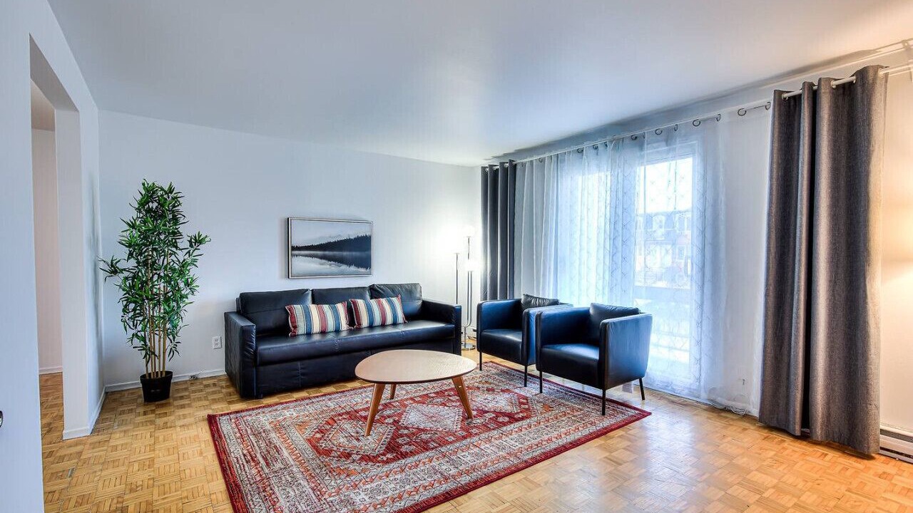 Photo of Livingroom in Pierrefonds-Roxboro