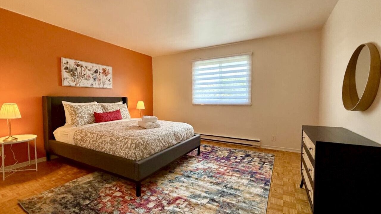 Photo of Bedroom in Pierrefonds-Roxboro