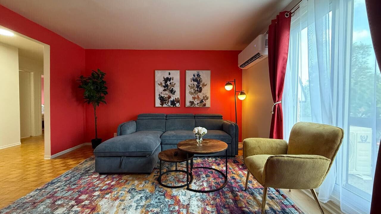 Photo of Livingroom in Pierrefonds-Roxboro