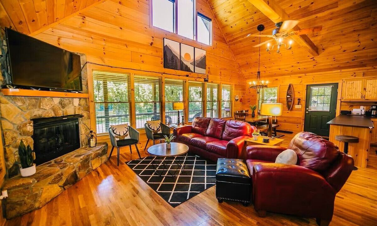 Photo of Livingroom in Draper