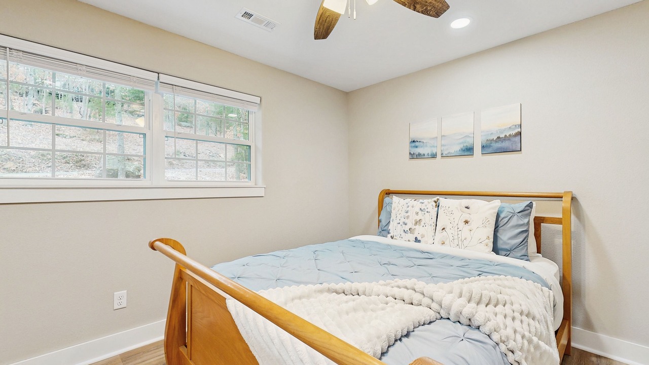 Photo of Bedroom in Lost Bridge Village