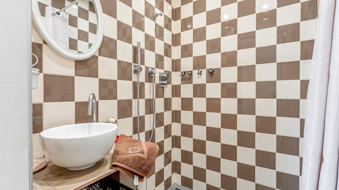 Photo of Bathroom in Tavel