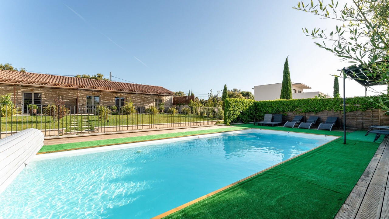 Photo of Outdoor in Tavel