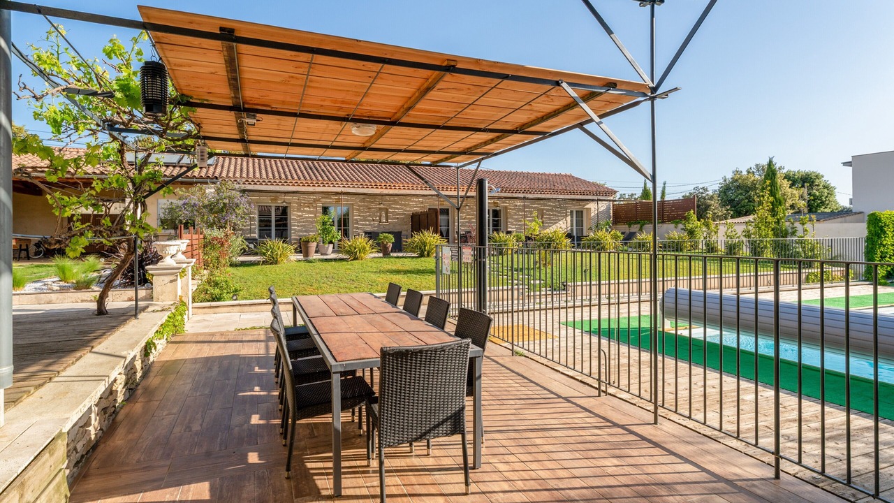 Photo of Outdoor in Tavel