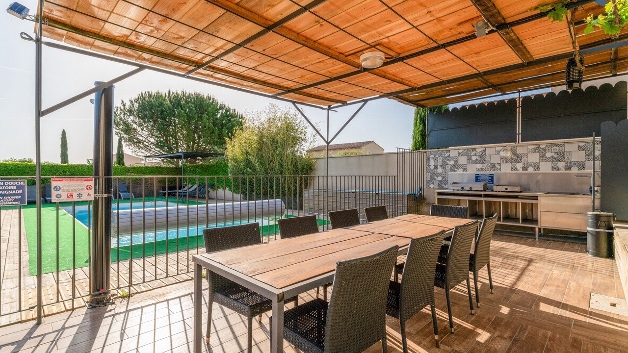 Photo of Outdoor in Tavel