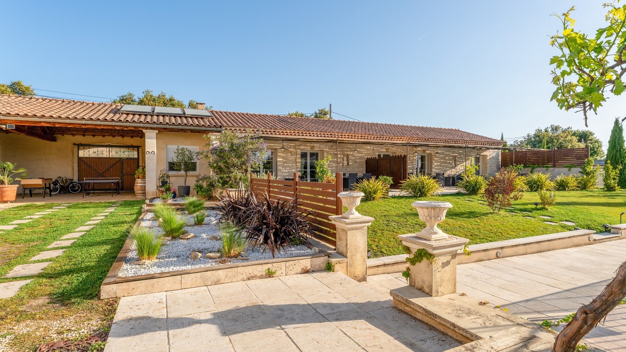 Photo of Outdoor in Tavel
