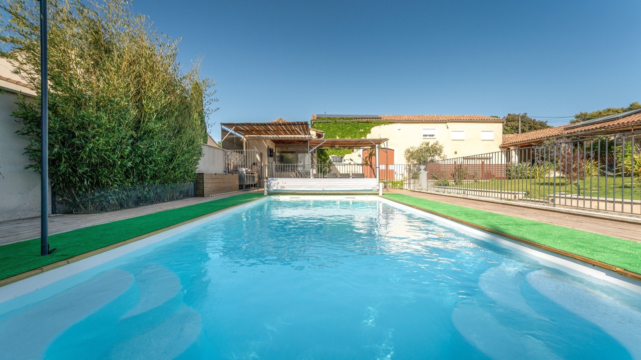 Photo of Outdoor in Tavel