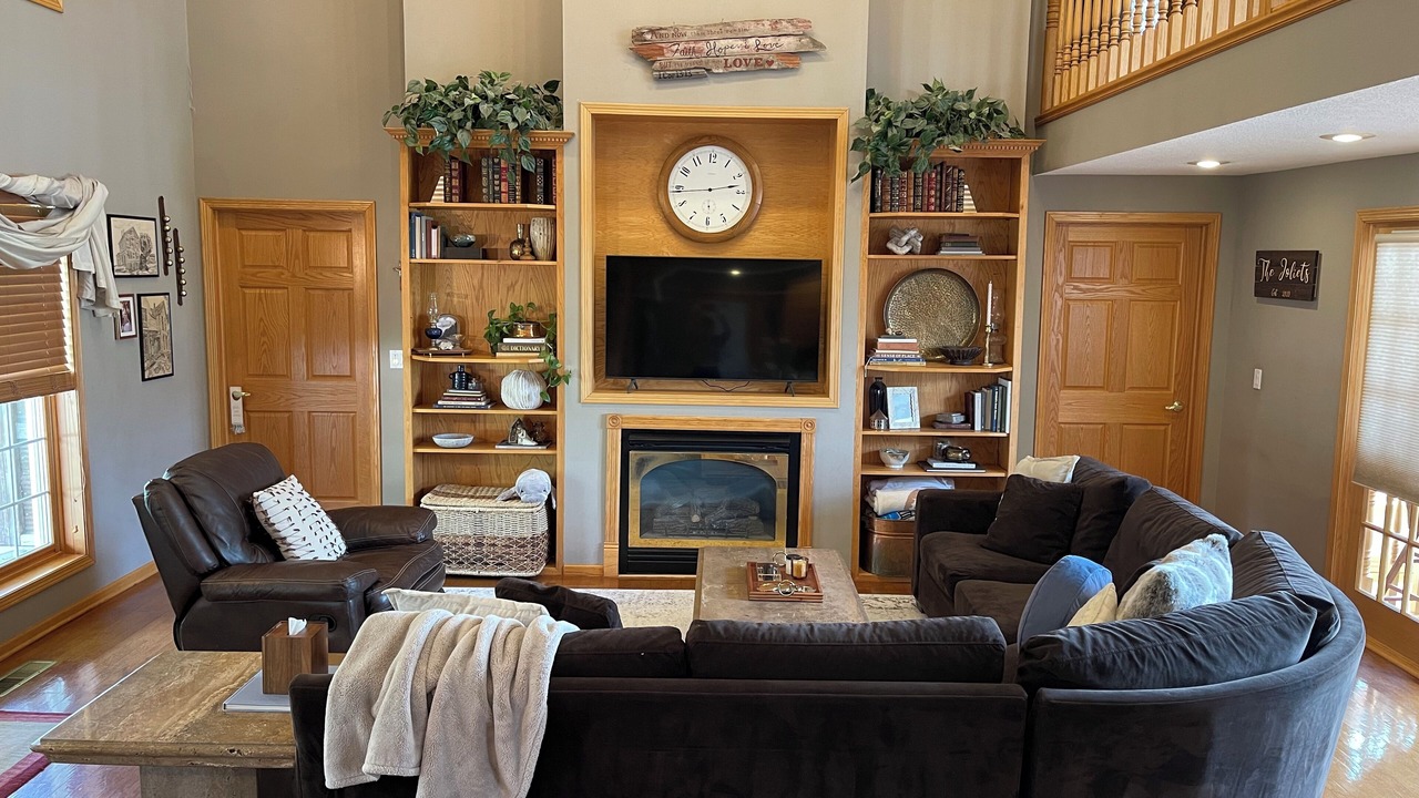 Photo of Livingroom in Guthrie County