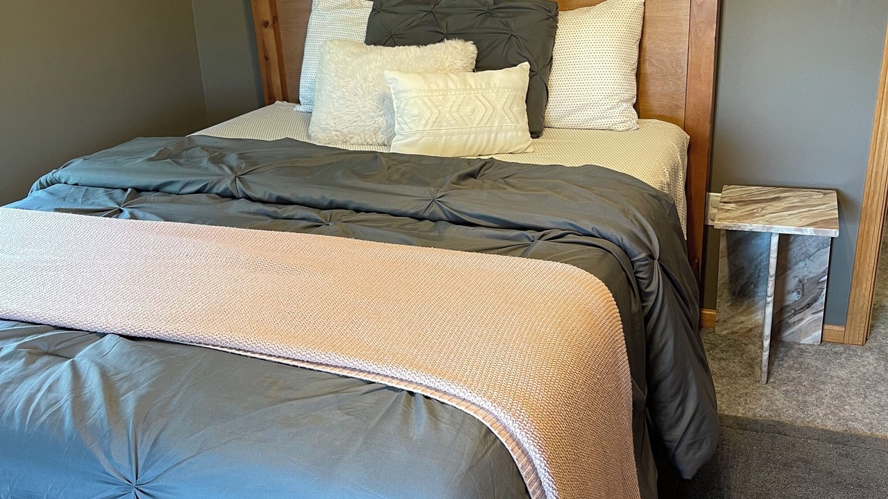 Photo of Bedroom in Guthrie County