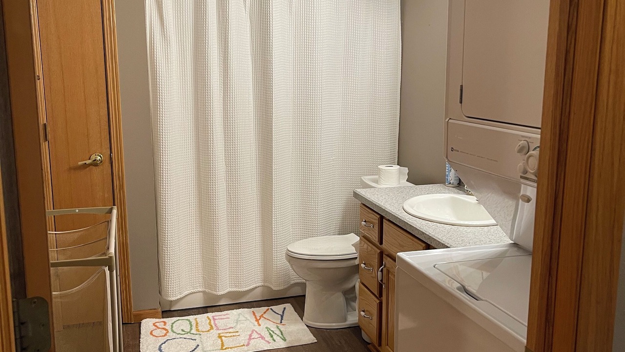 Photo of Bathroom in Guthrie County