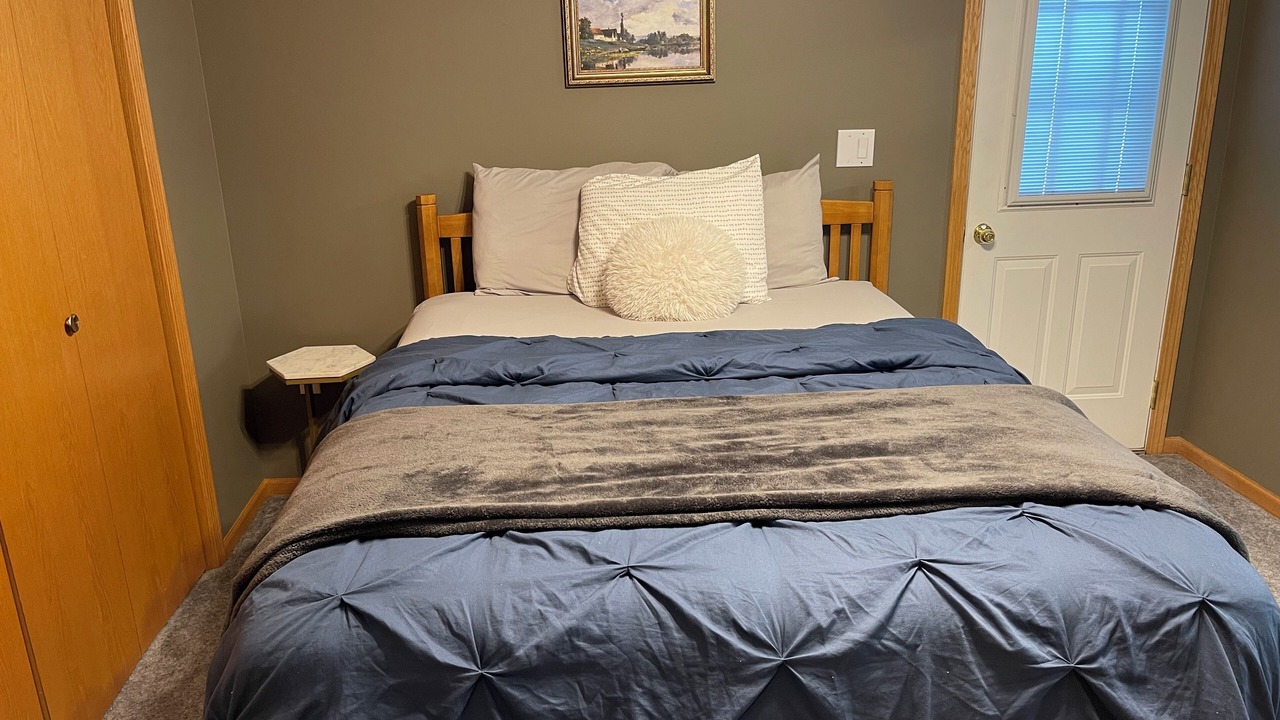 Photo of Bedroom in Guthrie County