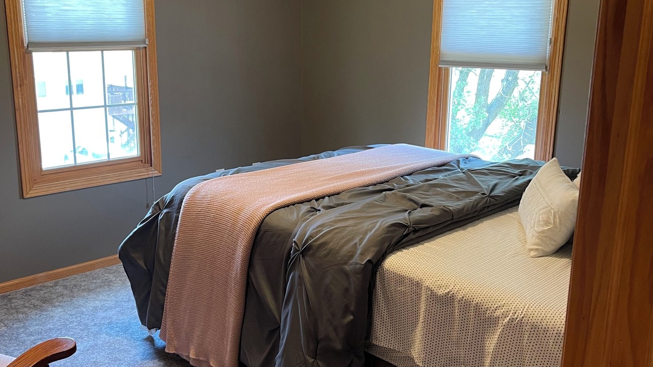 Photo of Bedroom in Guthrie County