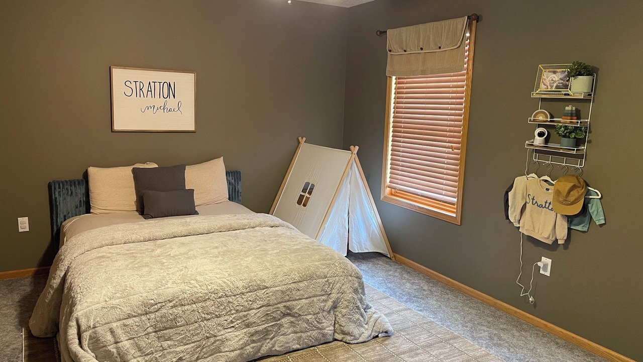 Photo of Bedroom in Guthrie County