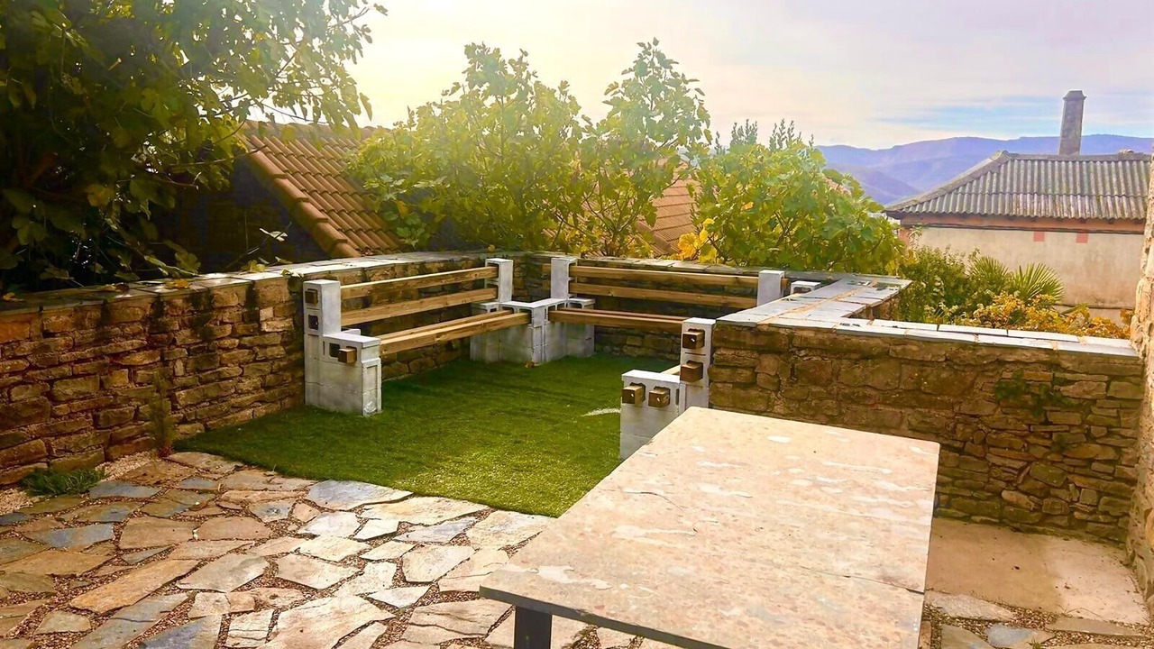 Photo of Patio Balcony in Araguas del Solano