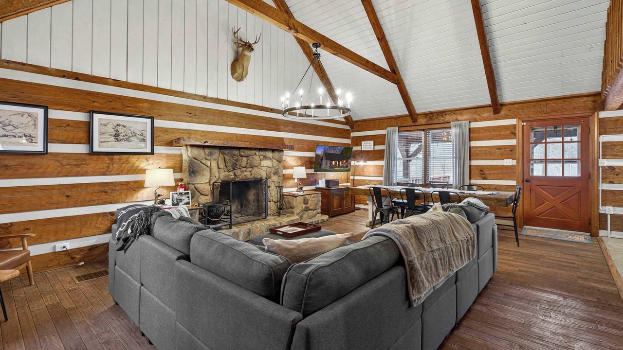 Photo of Livingroom in Fishers Hill