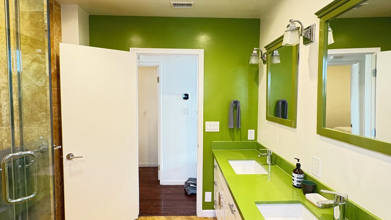 Photo of Bathroom in Ladera Heights