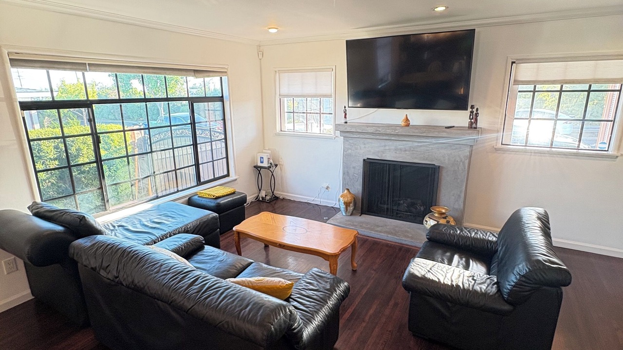 Photo of Livingroom in Ladera Heights
