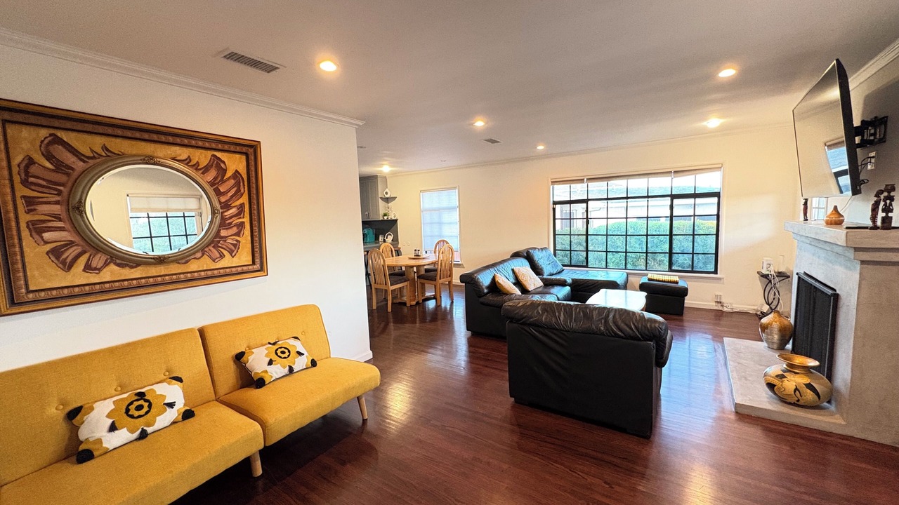 Photo of Livingroom in Ladera Heights