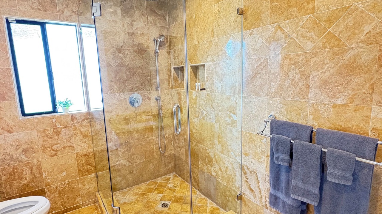 Photo of Bathroom in Ladera Heights