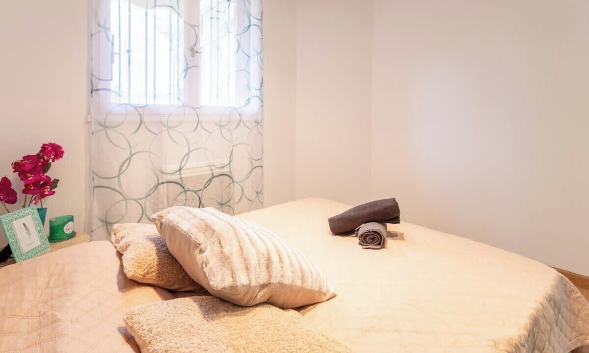 Photo of Bedroom in Saint-Barnabe