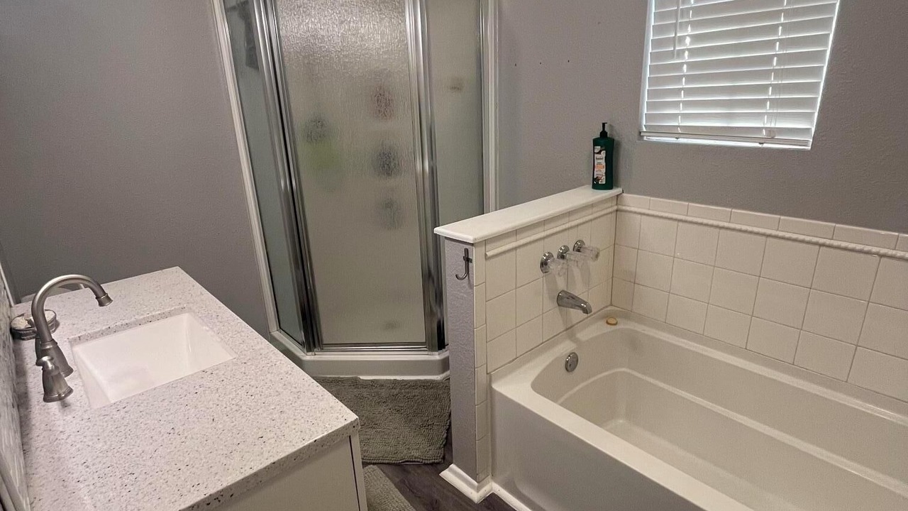 Photo of Bathroom in Borger