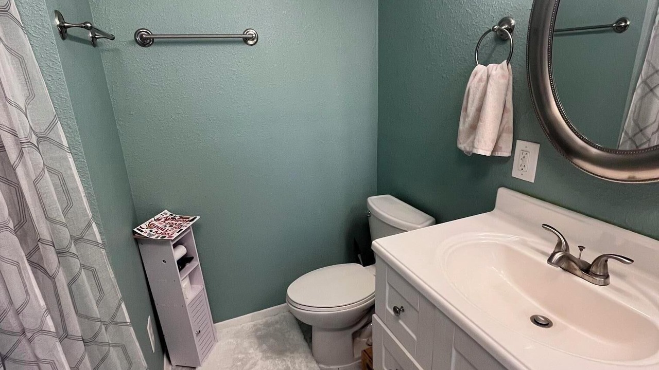 Photo of Bathroom in Borger