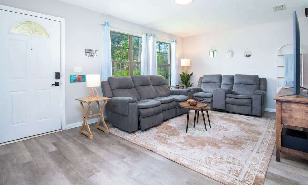 Photo of Livingroom in Westside