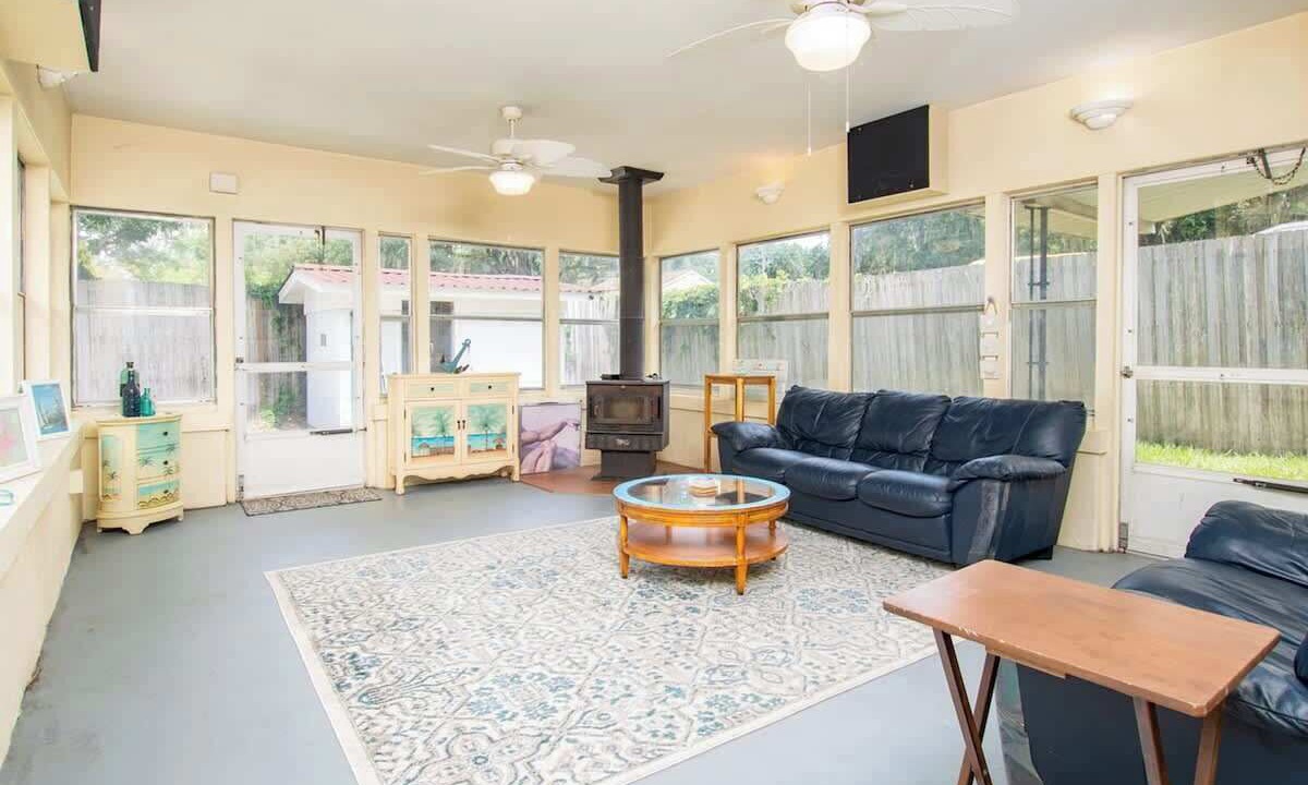 Photo of Livingroom in Westside