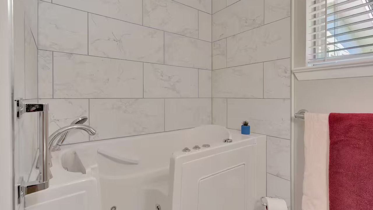 Photo of Bathroom in Rossville