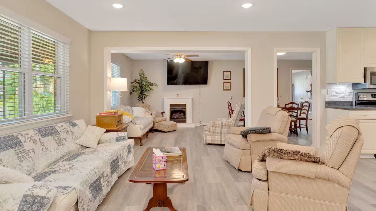 Photo of Livingroom in Rossville