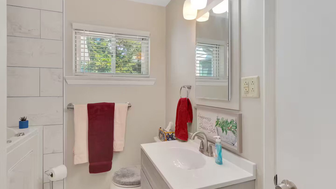 Photo of Bathroom in Rossville