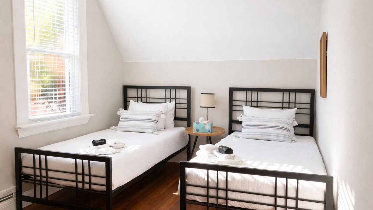 Photo of Bedroom in Oakland