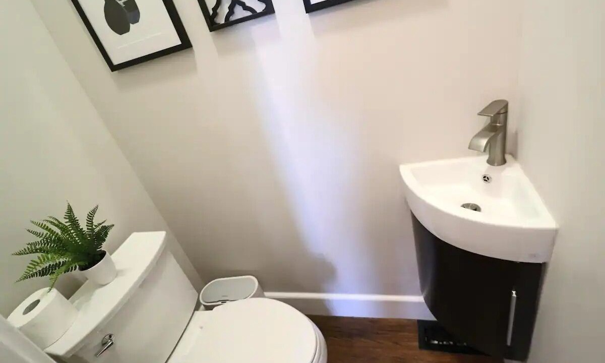 Photo of Bathroom in Oakland